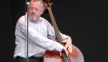 Dāņu basista Nilsa Henningsa Ersteda Pēdersena (1946-2005) kompozīcijas