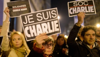 Francija sākušās piemiņas ceremonijas gadu pēc uzbrukuma „Charlie Hedbo” redakcijai