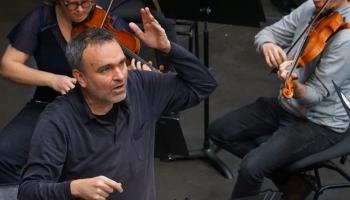 Par "Sinfonietta Rīga" māksliniecisko partneri kļuvis vācu mūziķis Jērgs Vidmanis 