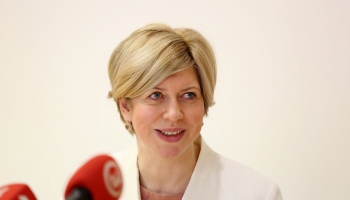 Saeima noraida opozīcijas prasīto veselības ministres Čakšas demisiju