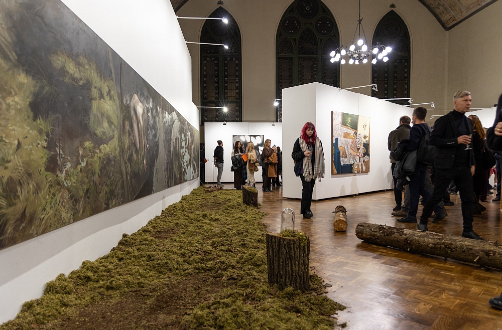 Rīgā pirmo reizi skatāma jauno gleznotāju konkursa finālistu izstāde