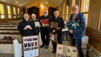 Čikāgas latviešu radio dodas uz Latviju, bet Toronto Latviešu skola svin 75