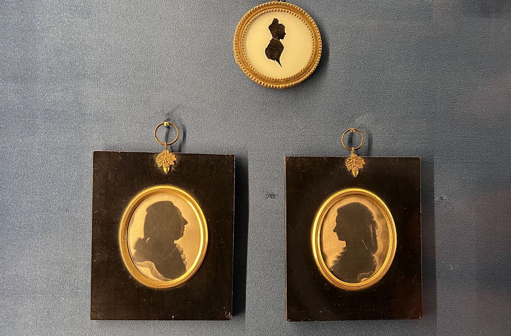 portrets miniatūras