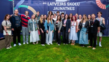 Svētku studijā - Eduards Rediko, Patriks Kārlis Stepe un A.Kalniņa Cēsu MV jauktais koris