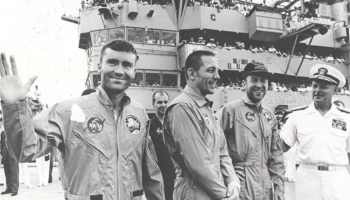 17. aprīlis. Uz Zemes laimīgi nolaižas Apollo 13 apkalpe