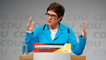 Vācijas kristīgo demokrātu vadību no Merkeles pārņem Krampa-Karrenbauere