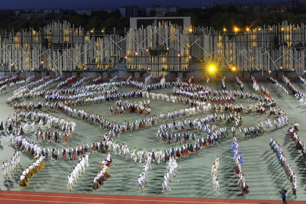 Sanākam, sadziedam, sadancojam