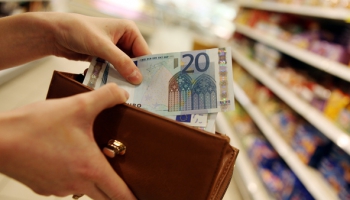 Par un Pret: Algām virs 1500 eiro varētu nepiemērot neapliekamo minimumu