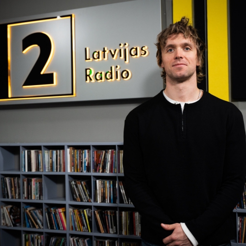 Chris Noah iesāk gadu ar romantisku balādi