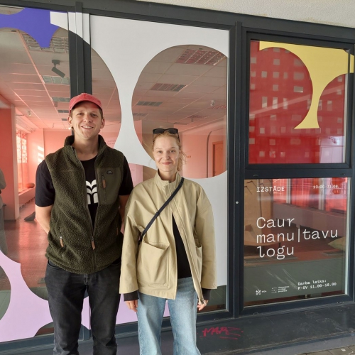 Izstādē četri Pārdaugavas mākslinieki piedāvā savu Iļģuciema redzējumu