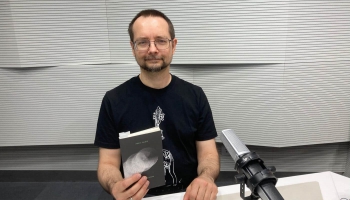 "Atsevišķa gaisma". Dzeju no jaunākā krājuma lasa Māris Salējs