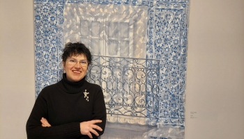 Ditas Lūses darbi izstādē "Patverties saulē" ir miera, gaismas un harmonijas piepildīti