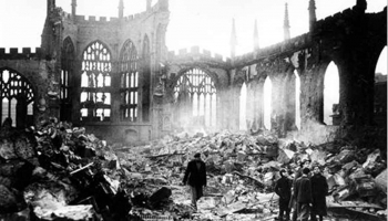 14. novembris. 1940. gadā uzlidojumā smagi izposta Anglijas pilsētu Koventriju