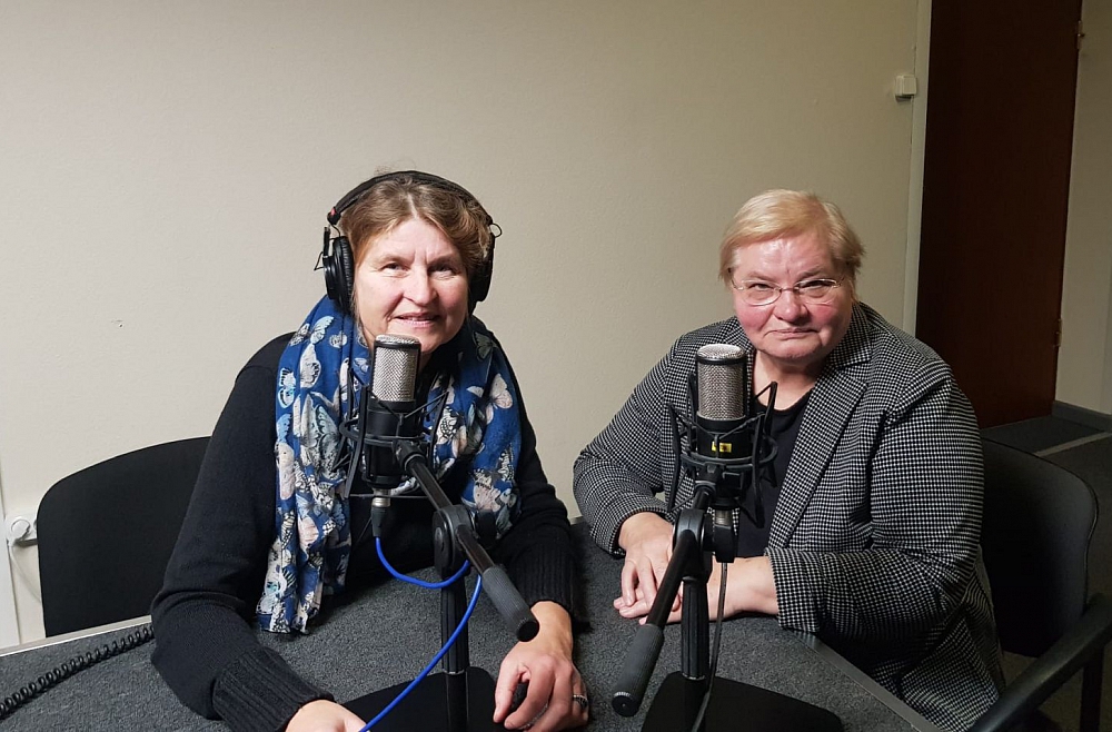 Iveta Medene un Janīna Kursīte