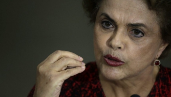 Brazīlijas parlamenta komiteja atbalsta impīčmenta procedūru pret Rusefu