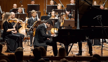 Pianists Behzods Abduraimovs, "Sinfonietta Rīga" un Normunds Šnē Lielajā ģildē