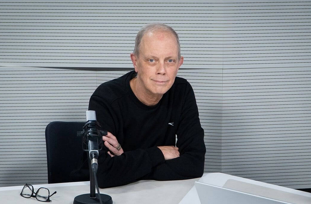 Krustpunktā Brīvais mikrofons ar žurnālistu Kārli Streipu