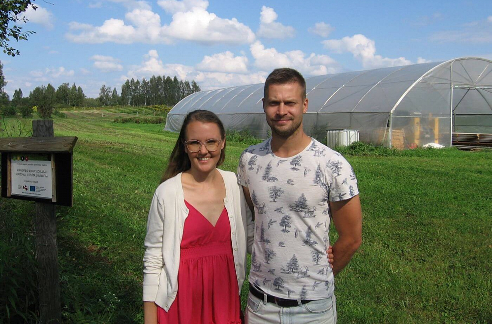 "Celmu" saimnieki Elīna un Augusts audzē ogulājus un dārzeņus bioloģiskā saimniecībā