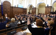 Parlamentārieši diskutē par atļauju filmēt deputātu darbu Saeimā