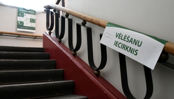 Premjere: Par spīti kļūdām pašvaldību vēlēšanu organizācijā, tās ir noritējušas droši