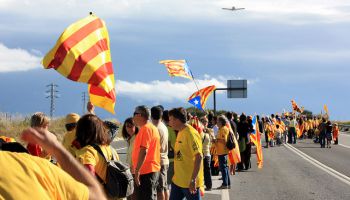 Tiesā bijušo Katalonijas premjeru par reģiona neatkarības referenduma rīkošanu
