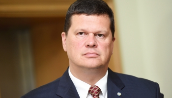 Vides ministrs Kaspars Gerhards: Līdz Saeimas vēlēšanām Latvijā depozītsistēma būs