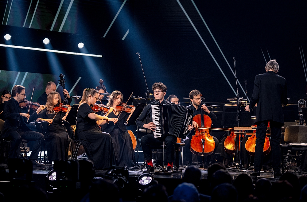 EIROVĪZIJA ANTONS PIZĀNS