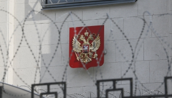 Krievija sasauc Ķīmisko ieroču aizlieguma organizācijas sēdi Hāgā