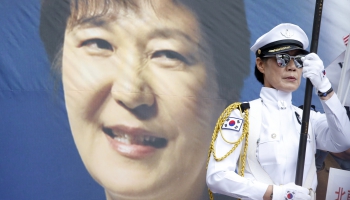 Bijusī Dienvidkorejas prezidente Paka notiesāta uz 24 gadiem cietumā par korupciju
