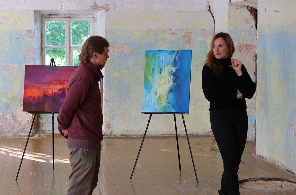 Maija Krasnā, Džeimijs Henebry, Ārdavas muiža