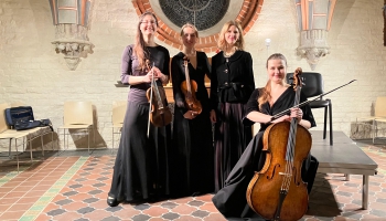 Mesa mieram. Mūziku izvēlas senās mūzikas apvienības "Concerto Riga" mūziķes