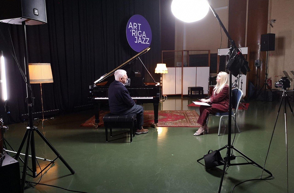 Илона Яхимович, Раймонд Паулс