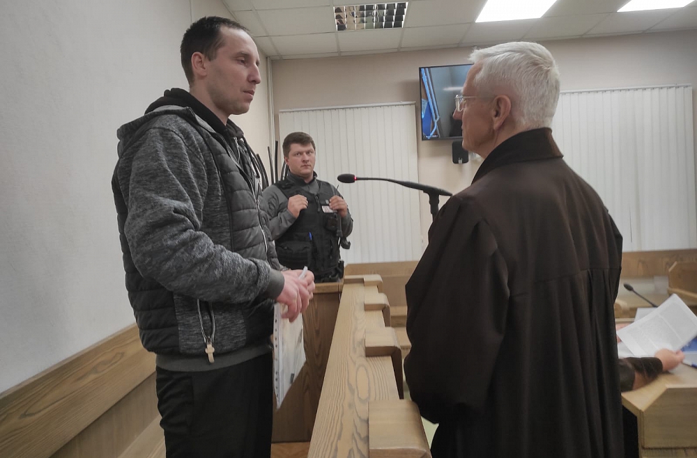 Prokuratūra pieprasa bargākus sodus Latgalē nogalinātās Justīnes slepkavām