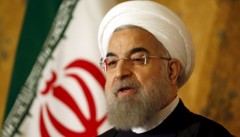 Pēc 17 gadu pārtraukuma Francijā ierodas Irānas prezidents