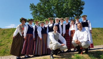 Gaidot Vasaras saulgriežus, iepazīsimies ar Daugavpils folkloras kopu „Svātra”