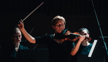 Vinetas Sareikas un LNSO stīgu orķestra koncerts Ventspils koncertzālē "Latvija" 