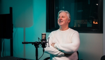 Vai ir lomas, kuras vieglāk nodziedāt, nekā nospēlēt? Aktieris Juris Hiršs