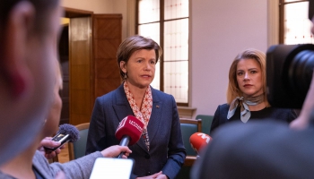Baiba Braže iztur uzticības balsojumu Saeimā un kļūst par Latvijas ārlietu ministri