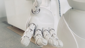 Ētiskās dilemmas robotikā. Arī latviski pieejams UNESCO ziņojums par robotikas ētiku