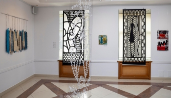 Tekstilmākslas asociācijas mākslinieki aicina uz izstādi "Saknes" galerijā "MuseumLV"