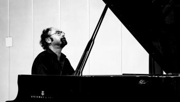 Festivāla "DeciBels" viesis - pianists Džonatans Pauels