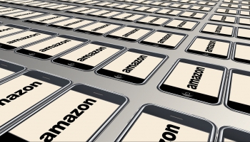 15. jūlijs. "Amazon.com" pārdod pirmo grāmatu