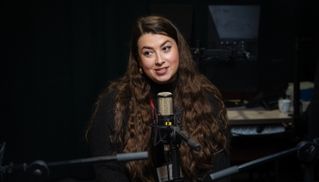 Spert soli tuvāk gaišumam. Intervija ar džeza dziedātāju un komponisti Santu Šilleri