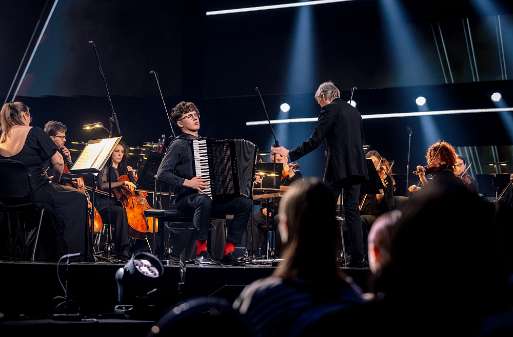 EIROVĪZIJA ANTONS PIZĀNS