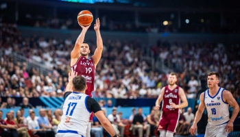 Latvijas basketbolisti pārliecinoši uzvar Čehijas izlasi ar 109:75
