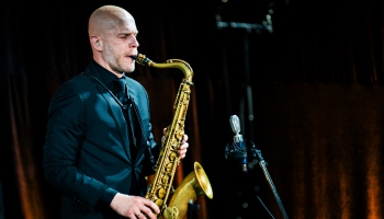 Monopola viesis Latvijas Radio bigbenda mākslinieciskais vadītājs Kārlis Vanags