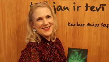 Dženas Andersones "Demiurgs" – romāns, ko var izlasīt vienā elpas vilcienā