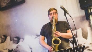 Saksofonists Artūrs Sebris: Džezs un fanks nav sarežģīts, šī mūzika aizkustina