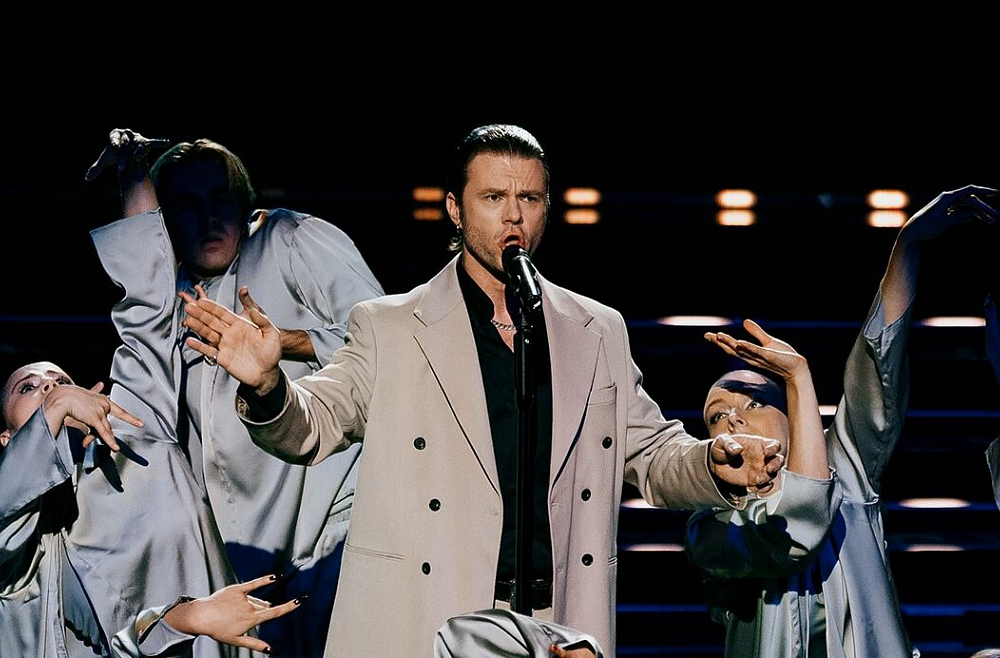 Rolands če pārdziedi mani