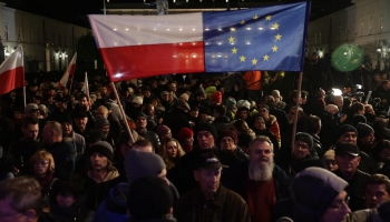 Pašvaldības un reģionu vēlēšanās Polijā uzvar konservatīvā partija "Likums un taisnīgums"